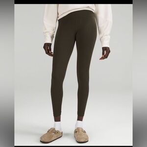 AMAZING condition LULULEMON Align High Rise Pant 25” size 4